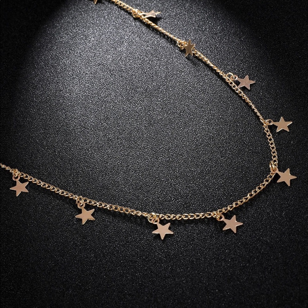 Gold Star 🌟 Necklace - Picture 2 of 5